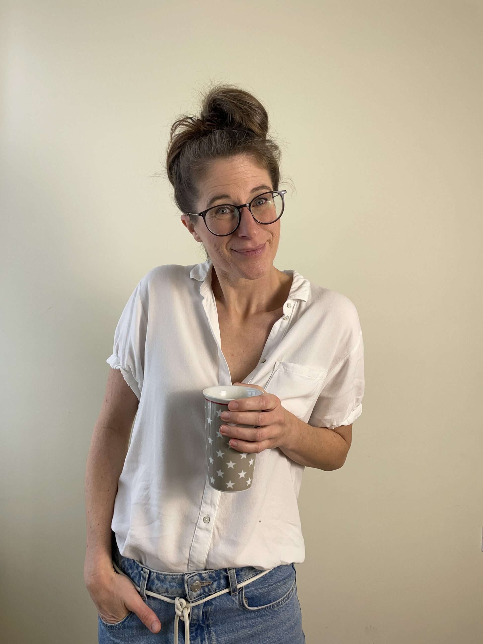 Portrait Annika Meyer_Kaffee_verlegen Clever Together - Noch ein Schritt
